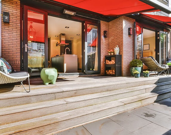 Retractable Awnings Chicago (2026 Guide)